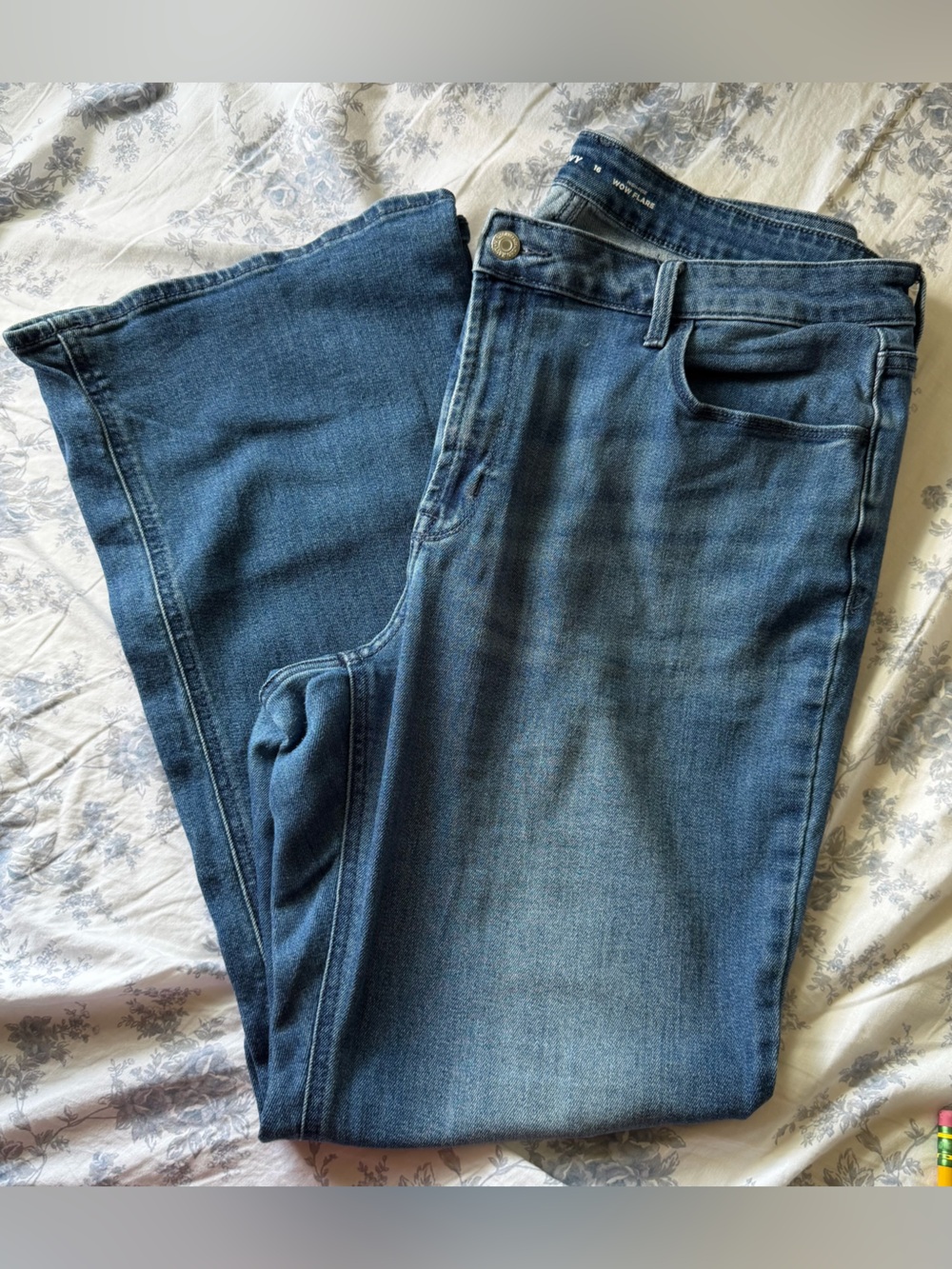 Old Navy Women’s Wow Flare jeans